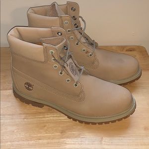 Women Timberlands Premium 6” Waterproof boots